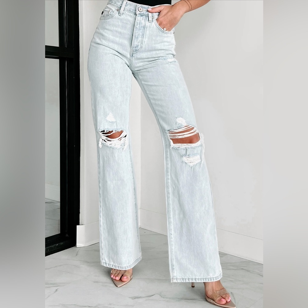 Brand: KanCan wide leg flare jeans. High rise. 9/28 90s style